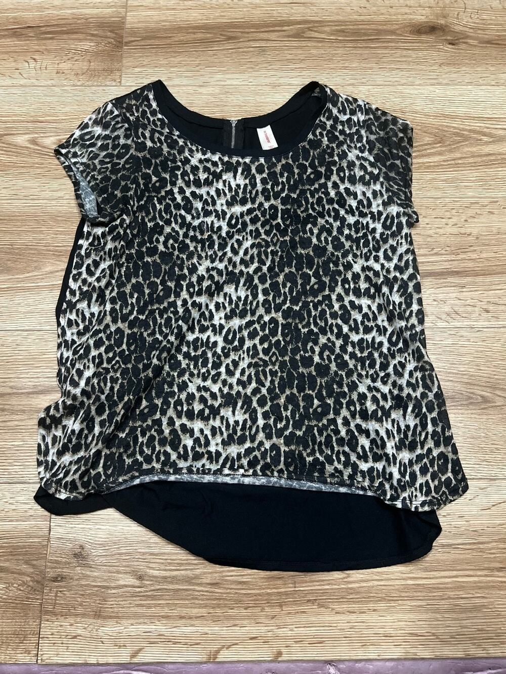 No Boundaries Top Size L (11-13) Black Leopard Print Mesh Short Slee (A00)
